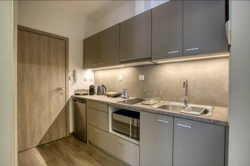 Plaka Filotheis House B Apartment Athens Ngoại thất bức ảnh