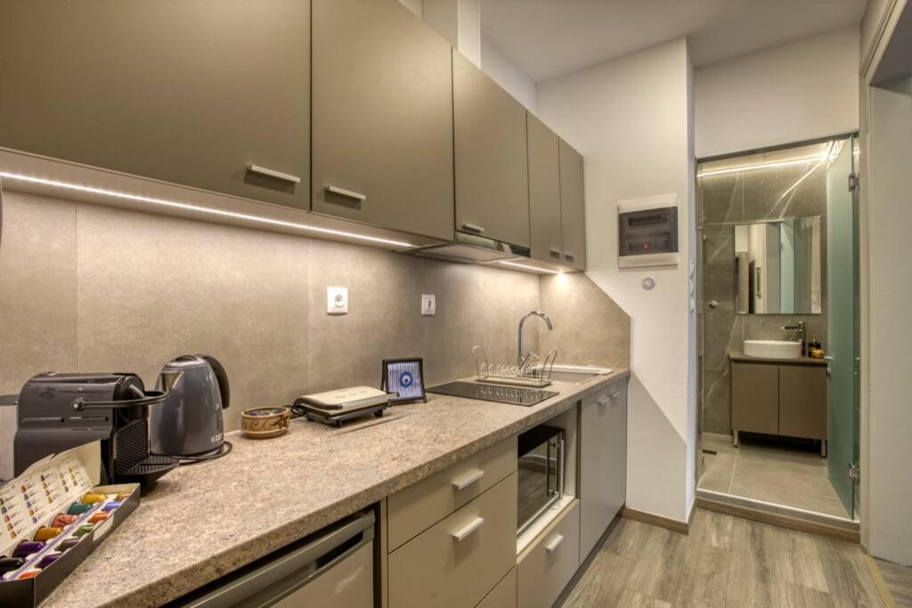 Plaka Filotheis House B Apartment Athens Ngoại thất bức ảnh